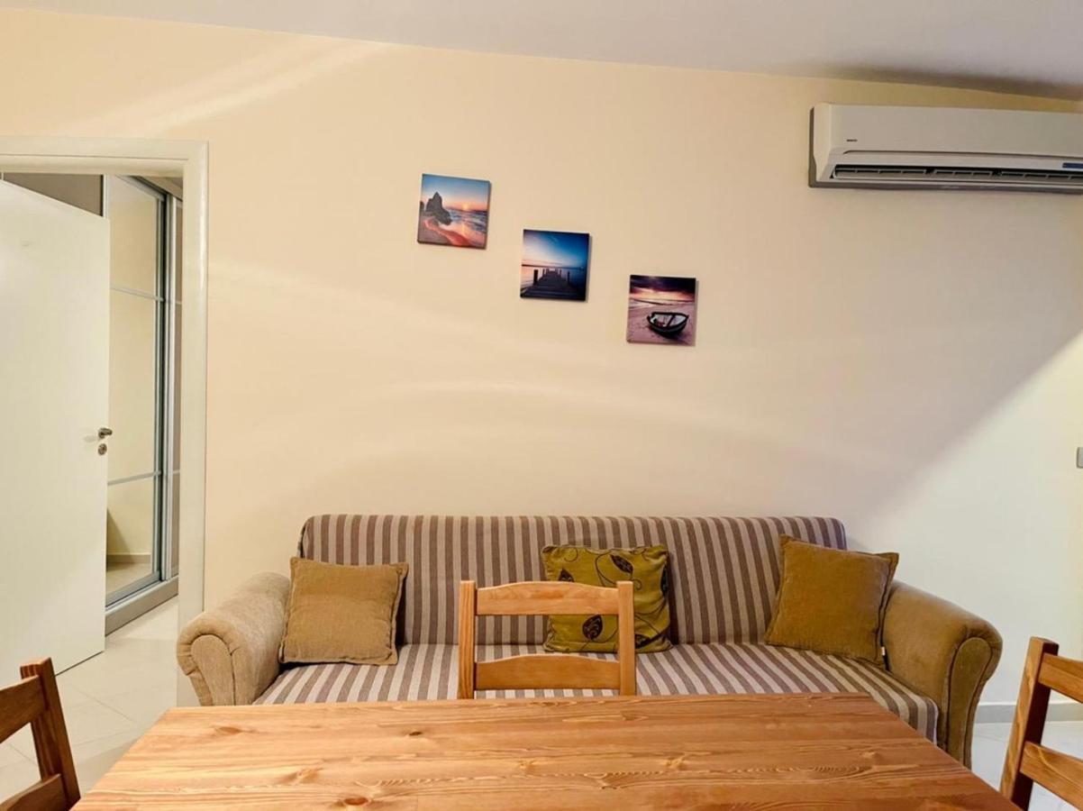 Apartament Arti *