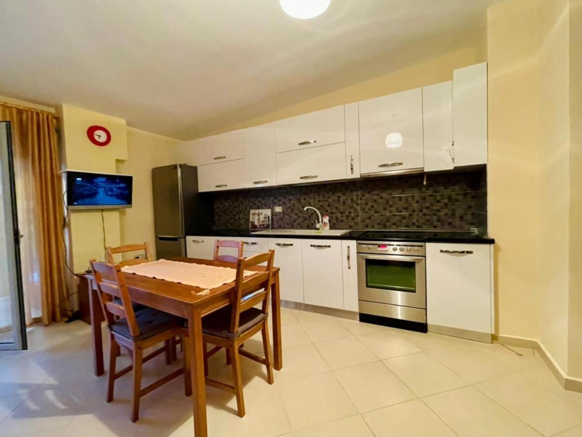 Apartament Arti *